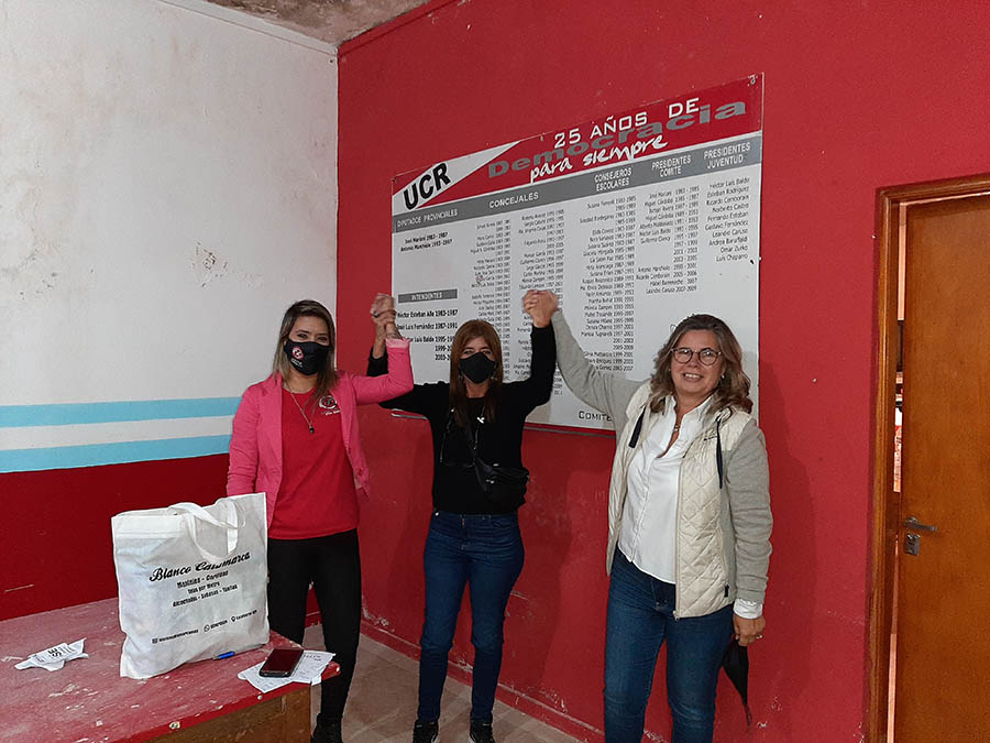 Conduccion femenina: La saliente presidente Claudia Cima junto a Grinspun y Martinez de JR