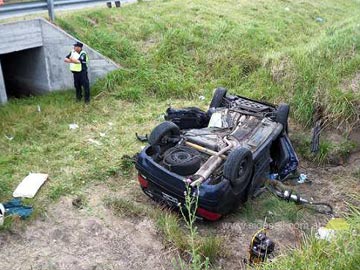 Estado en que qued el automovil (foto diario  El Tribuno de Dolores)