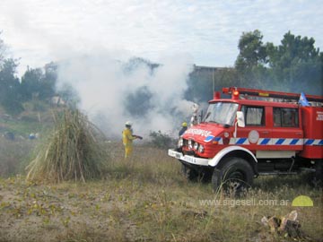 Bomberos con mucho trabajo