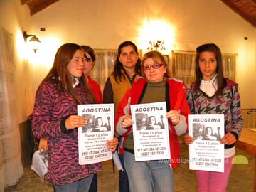 Compaeras de la nena desaparecida se sumaron a la busqueda. Hay mucha preocupacin