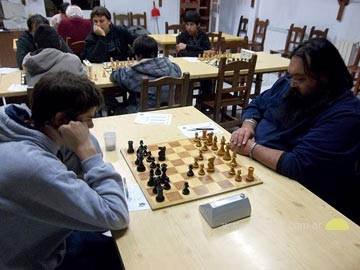 La Biblioteca Rafael Obligado se llena de ajedrez en vacaciones