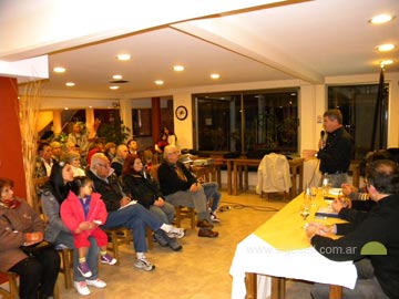 La aperturo a cargo de Baldo, en el Apart Hotel Alpemar