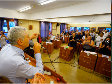 el dialogo para otro dia: Barrera termino su discurso con una arenga tribunera