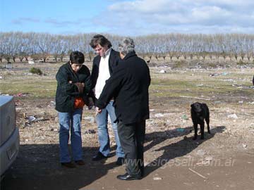 24 de julio de 2007 Nicols Scioli visito el basural. Era la campaa de su hermano Daniel