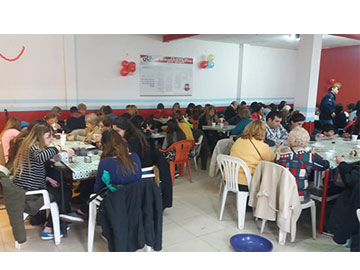 Bingo solidario: muchas familias se acercaron a colaborar