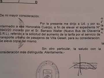 Fascimil de la nota elevada por el Intendente Barrera, solicitando el aumento