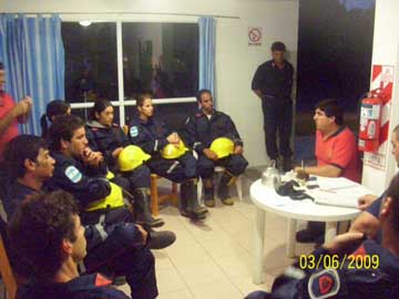 Foto de archivo: reunin de Bomberos de Mar Azul