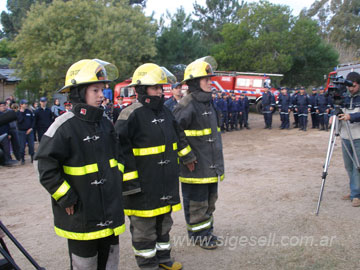 Las damas tienen un lugar importante en el Cuerpo Activo de Bomberos