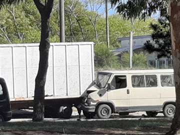 Accidente esta maana: embistieron a un camin estacionado