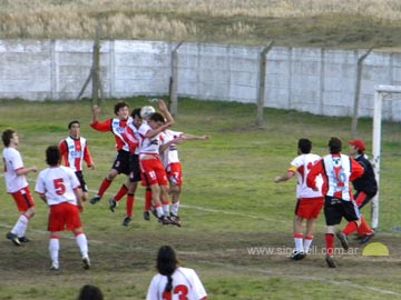 Defensores: un triunfo y un empate para seguir invicto.