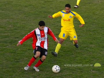 Defensores y un empate ante un duro rival (foto de archivo)