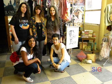 las chicas con Sigesell: Barbara, Florencia, Gracela, Florencia y Anahi