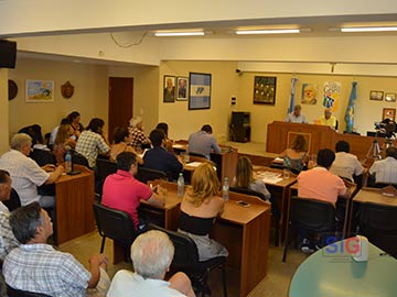 La Asamblea de Concejales y Mayores Contribuyentes, en pleno debate