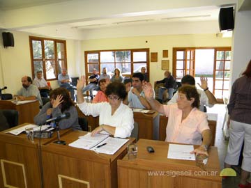 Ediles del oficialismo votan a favor de la derogacin. La decisin costar muy caro