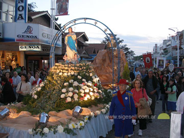 Una vista de la Imgen de la Virgen, durante la procesin del ao 2009