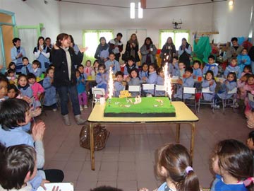 El corte de la torta de la Institucion