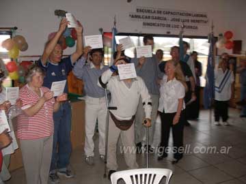 los chicos de Arco Iris y toda su alegra    