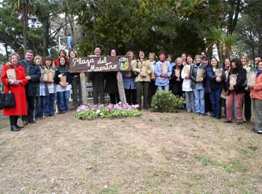 foto de archivo: acto del da del Maestro