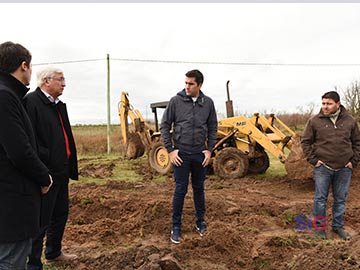 Mosca junto a Anibal Loubet en general Guido, recorriendo obras