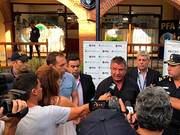 el  Jefe de la Polica Federal Argentina Comisario General Nstor Roncaglia en conferencia