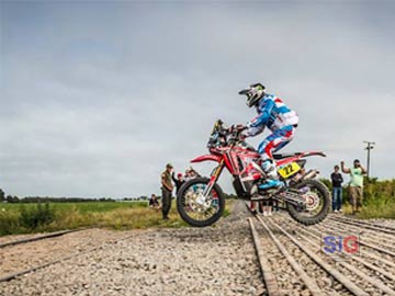 Javier Pizzolito sigue en carrera en el duro Dakar