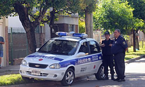 Allanamiento policial con resultado positivo, dos detenidos