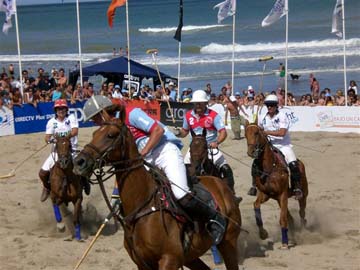 El Polo en la Playa (foto arqa.com)    