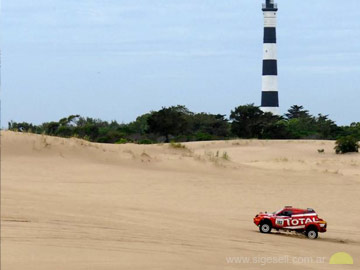 El ganador en la zona del faro (foto Bellido para www.rallycc.com.ar)