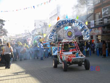 El desfile transformar en fiesta el centro de la ciudad