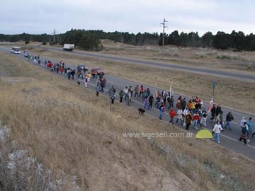 La peregrinacin parte desde Pinamar a als 11.00, llega aproximadamente a als 17.00