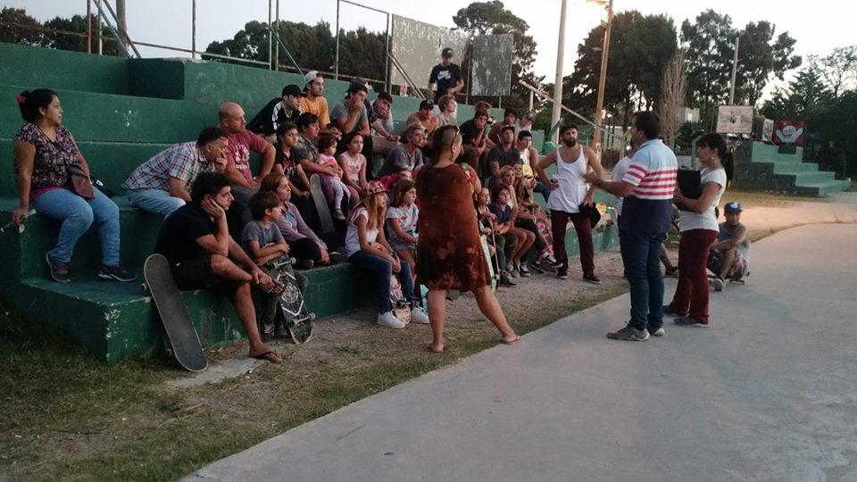 Una reunin de los jovenes deportistas con autoridades Municipales (foto facebook)