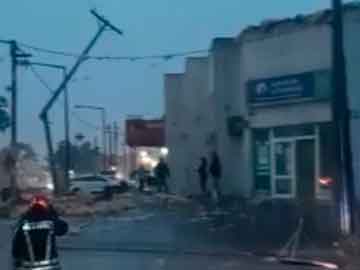 La voladura de un techo completo en boulevard y 113 quebr el porte de alumbrado