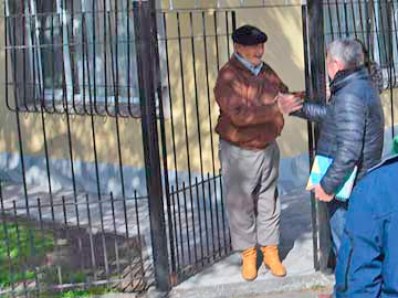 Baldo saluda al vecino pionero Juan Jose Rodriguez