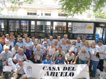 Otros tiempos: una nutrida delegacin viajaba a Mar del Plata