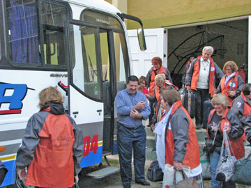 Erneta despido a los Abuelos en el Poli, el lunes..        