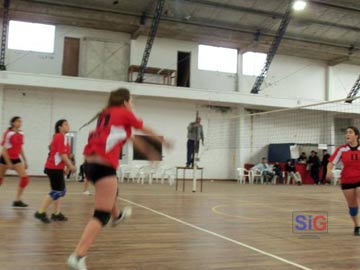 Las chicas del Espaol dejando bien sentado el prestigio del deporte local